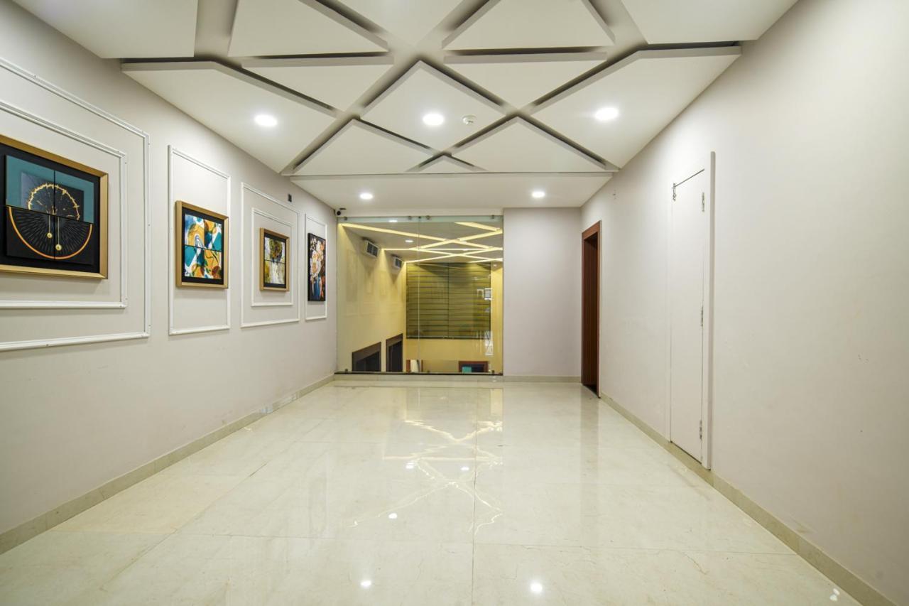 Hotel Miracle 2Km From Mahakal Temple Ujjain Exterior photo
