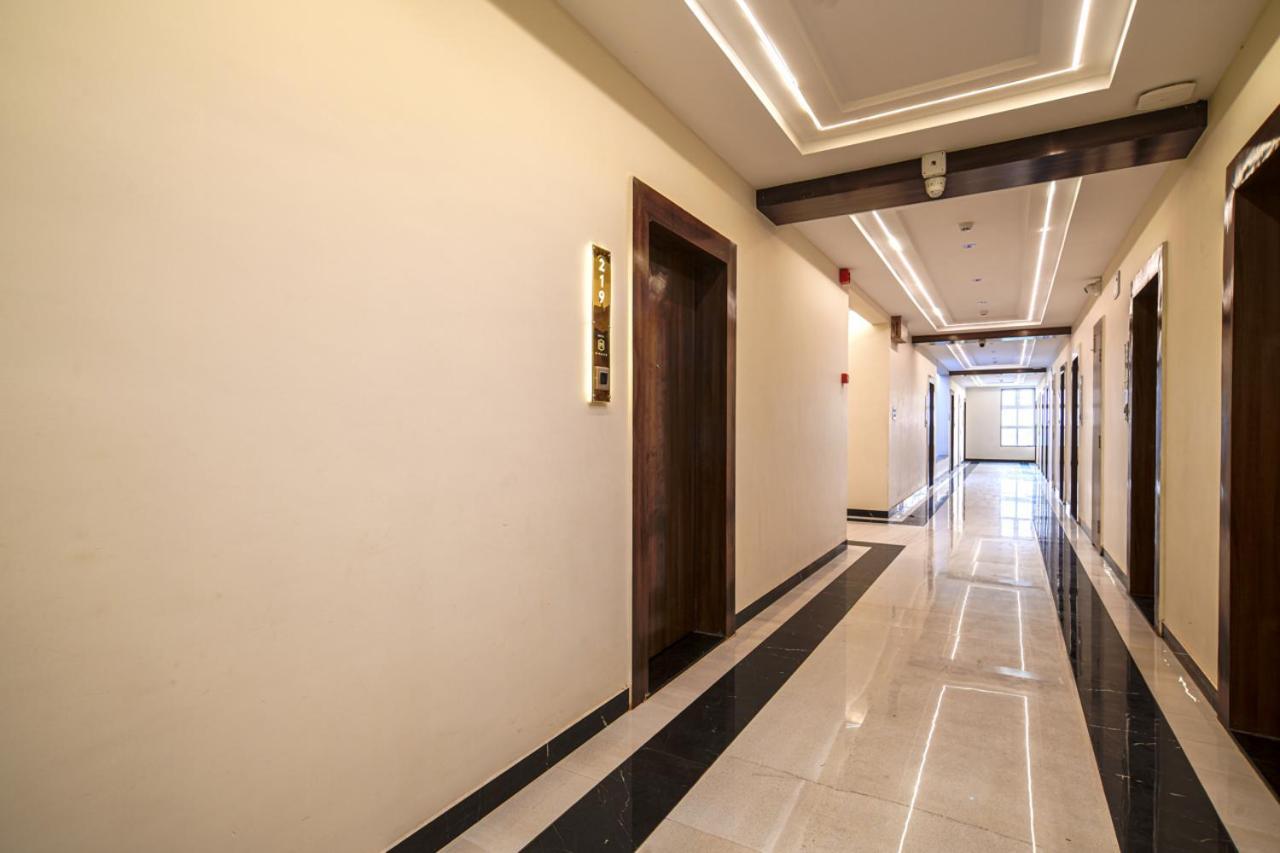 Hotel Miracle 2Km From Mahakal Temple Ujjain Exterior photo